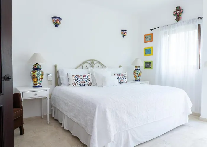 Royal Palms 8 *